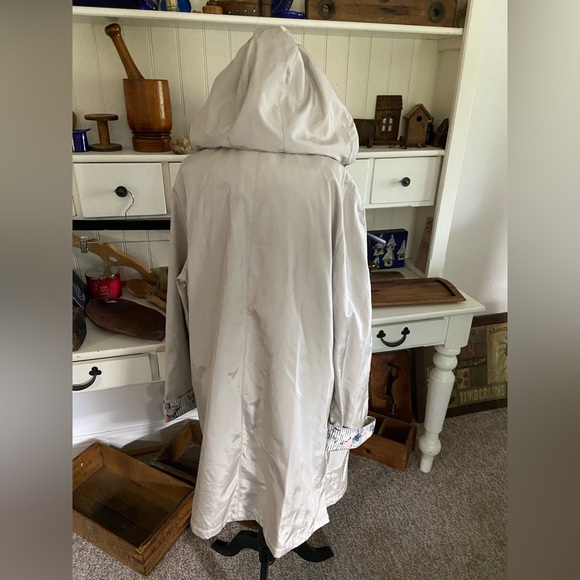 Fen Nelli - Picture 2 of 3